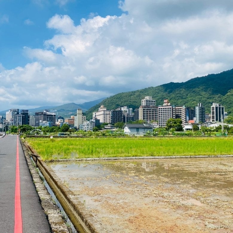近礁溪轉運站雙面臨路一分小農地
