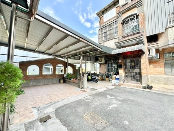 YA0032484 礁溪武暖高速公路旁好停車邊間透天 01