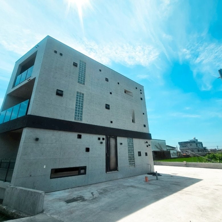 礁溪河岸日式清水模精緻小而巧農舍