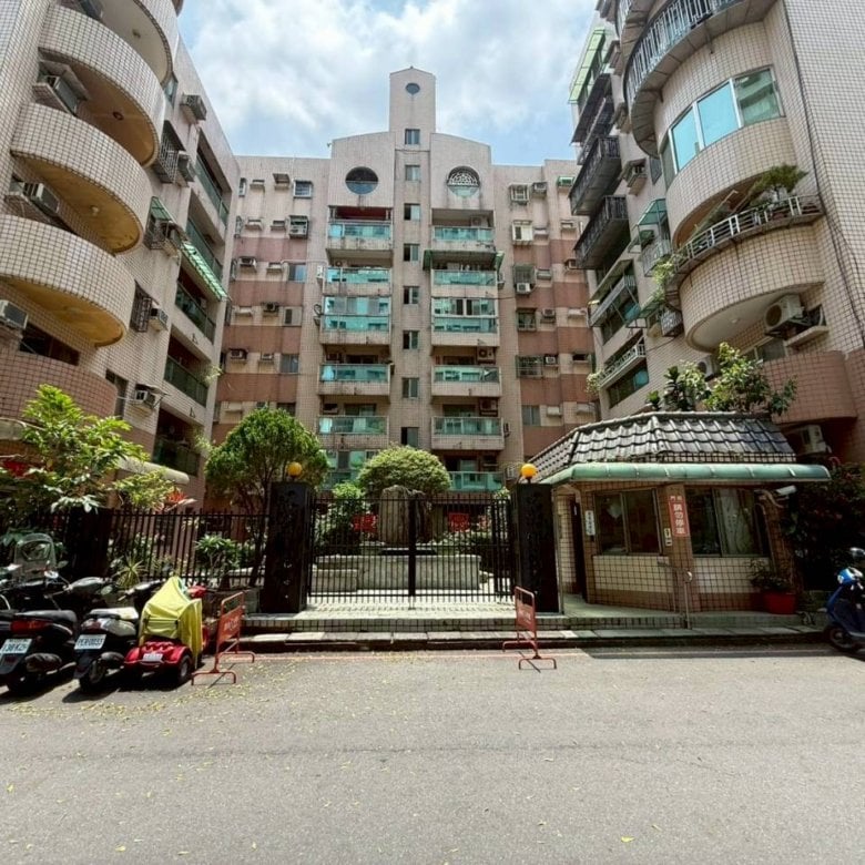 宜蘭市近光復國小三房一樓華廈